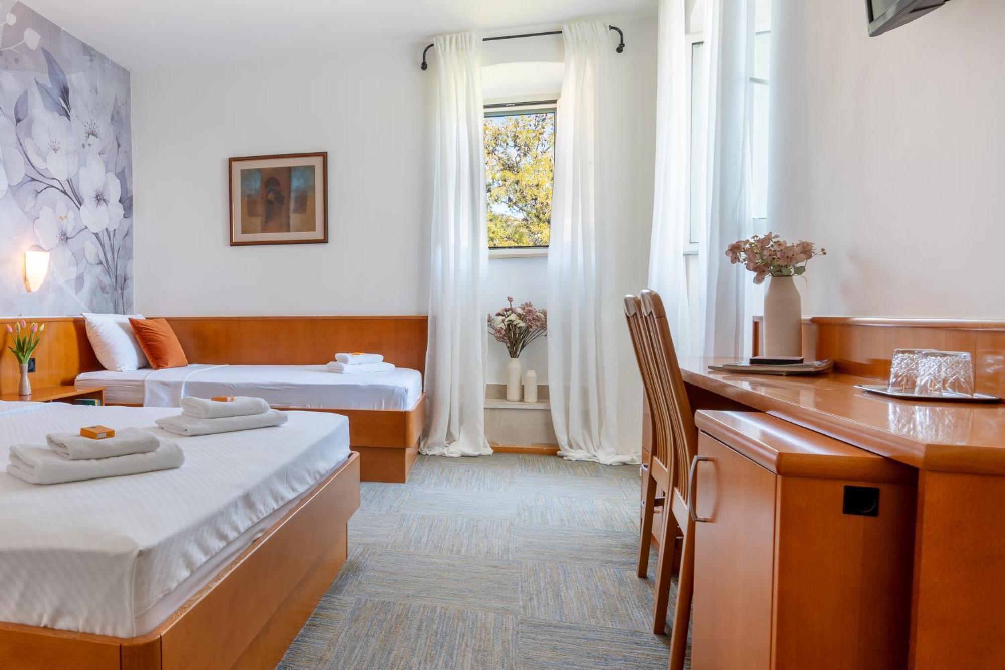 Newly Renovated Hotel Kastil Bol Phòng bức ảnh