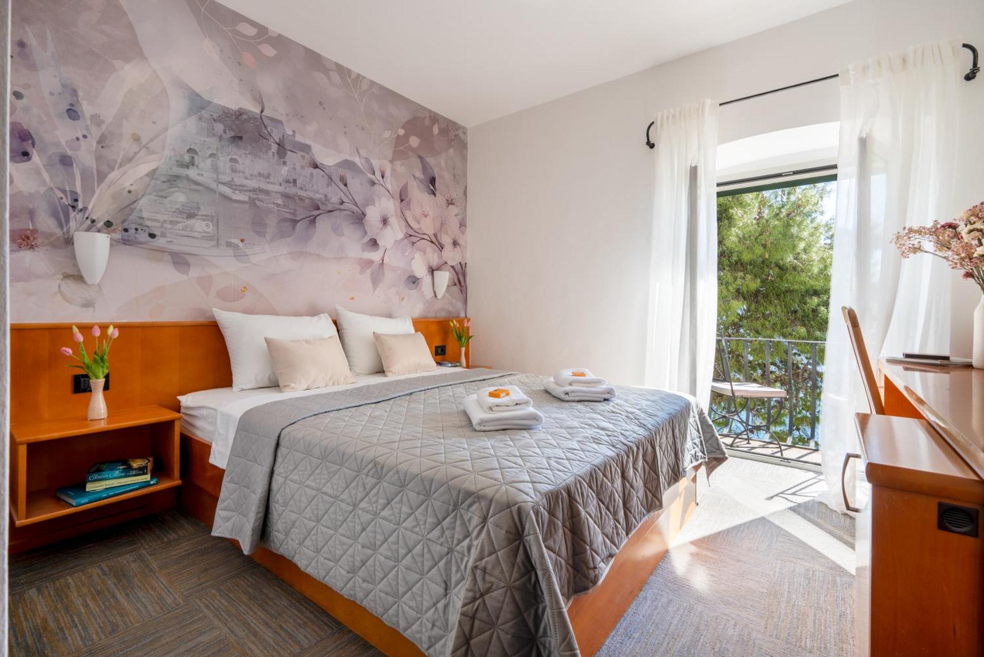 Newly Renovated Hotel Kastil Bol Ngoại thất bức ảnh