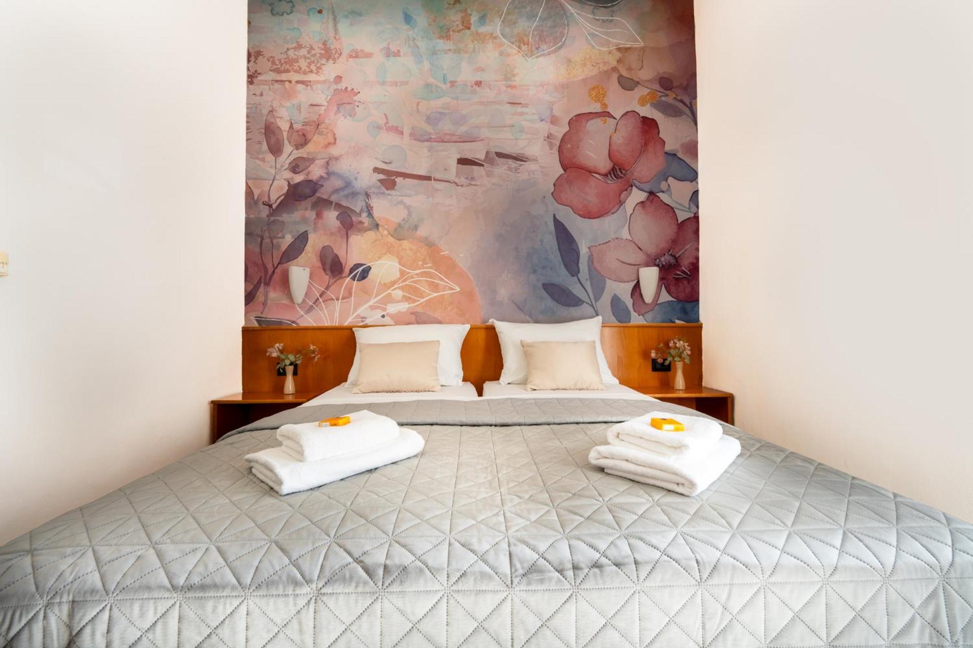 Newly Renovated Hotel Kastil Bol Phòng bức ảnh