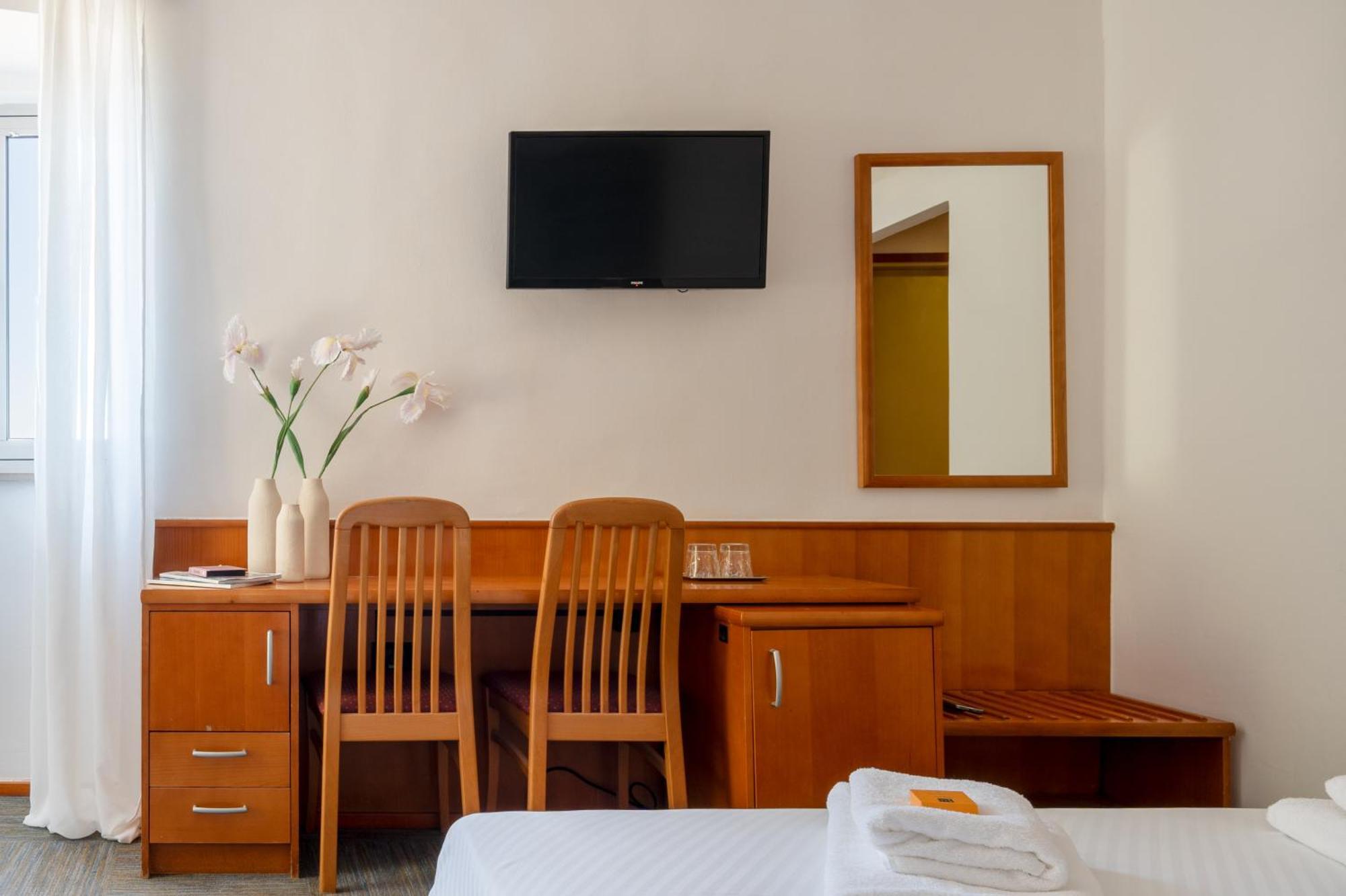 Newly Renovated Hotel Kastil Bol Ngoại thất bức ảnh