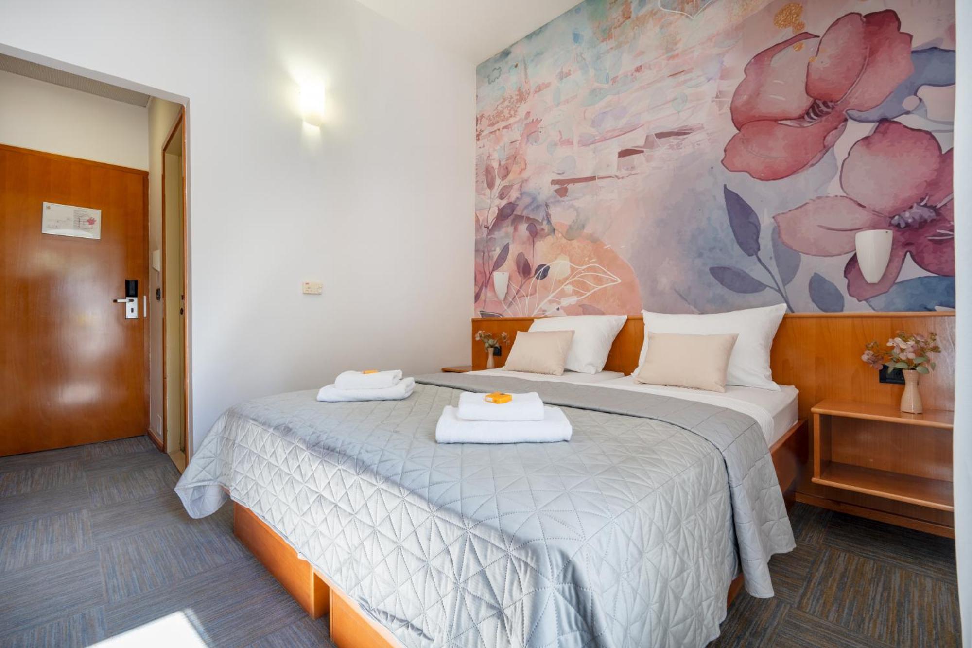 Newly Renovated Hotel Kastil Bol Phòng bức ảnh