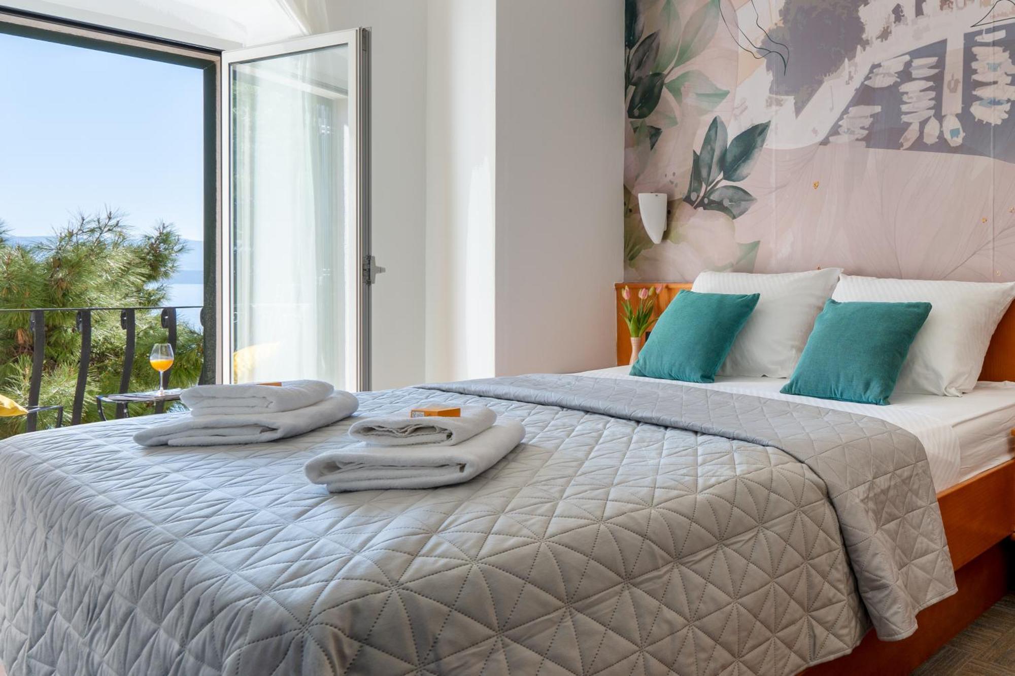 Newly Renovated Hotel Kastil Bol Ngoại thất bức ảnh