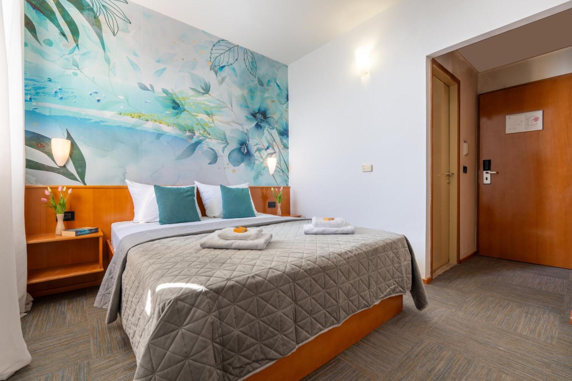 Newly Renovated Hotel Kastil Bol Ngoại thất bức ảnh