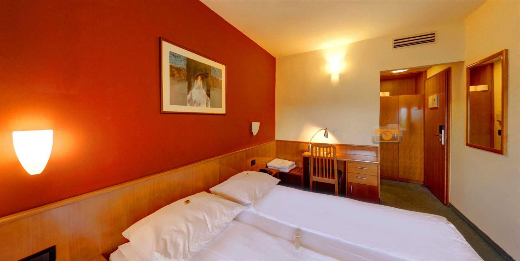 Newly Renovated Hotel Kastil Bol Ngoại thất bức ảnh